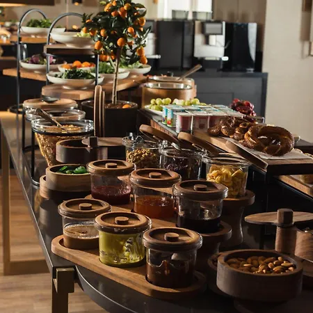 Otel Doubletree By Hilton Macka 4*